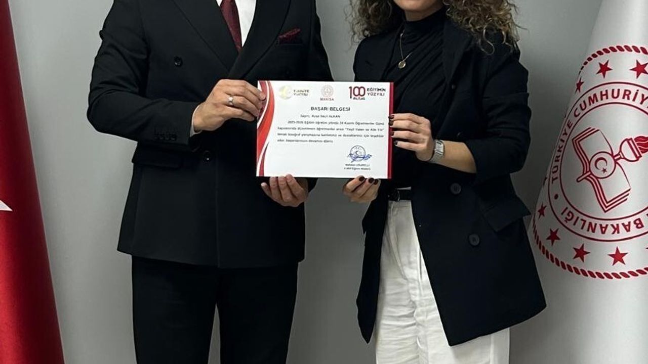 Manisa'da Öğretmenler Günü yarışmalarında dereceye girenler ödüllendirildi