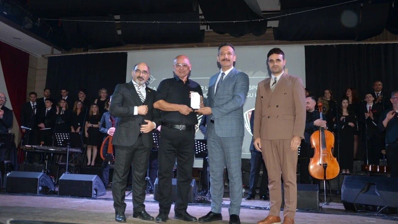 Manisa'da Öğretmenlere Özel Sanat Gecesi