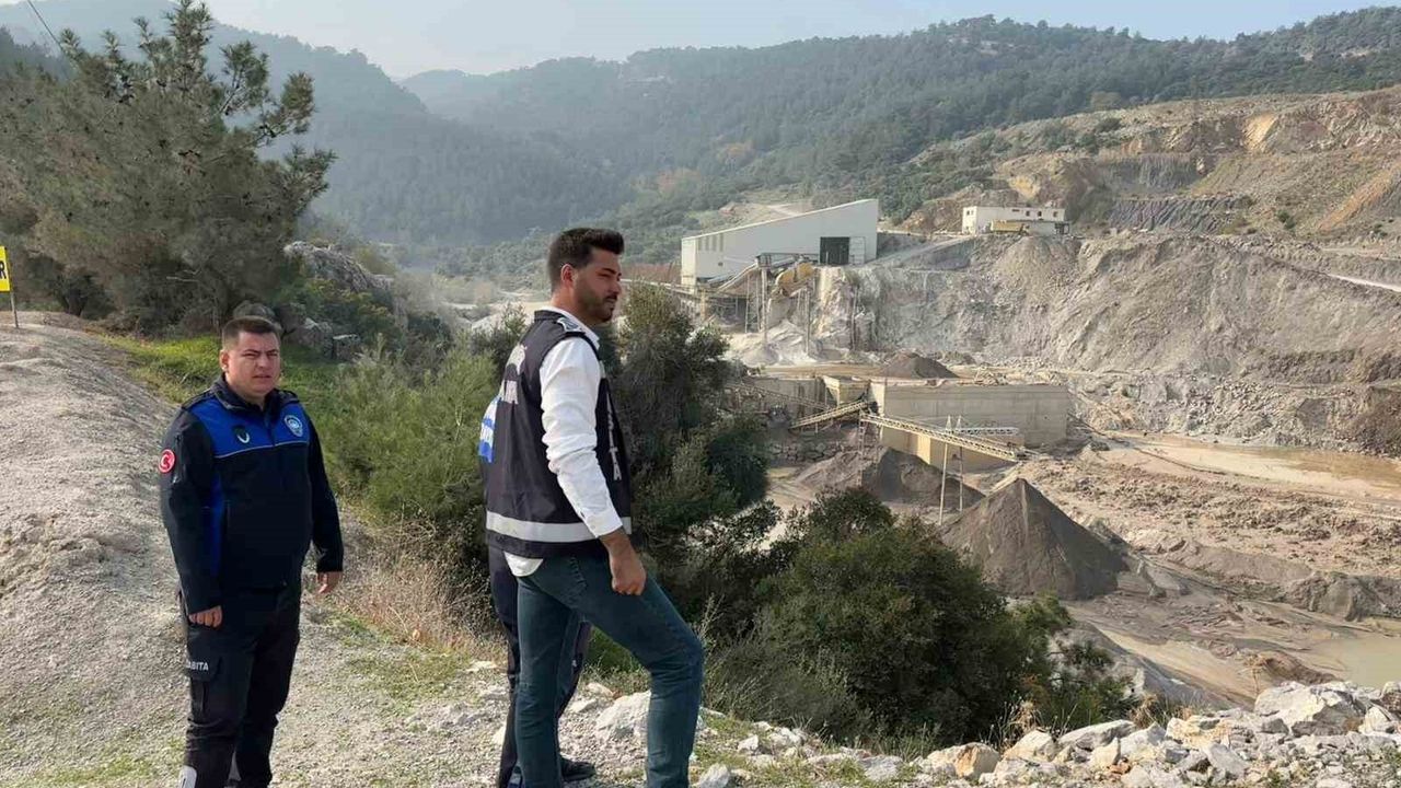 Manisa'da taş ocağı atık suyunu dereye boşalttı, yasal işlem başlatıldı