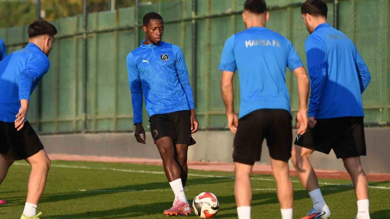 Manisa FK, Mustafa Dalcı ile ilk antrenmanını gerçekleştirdi