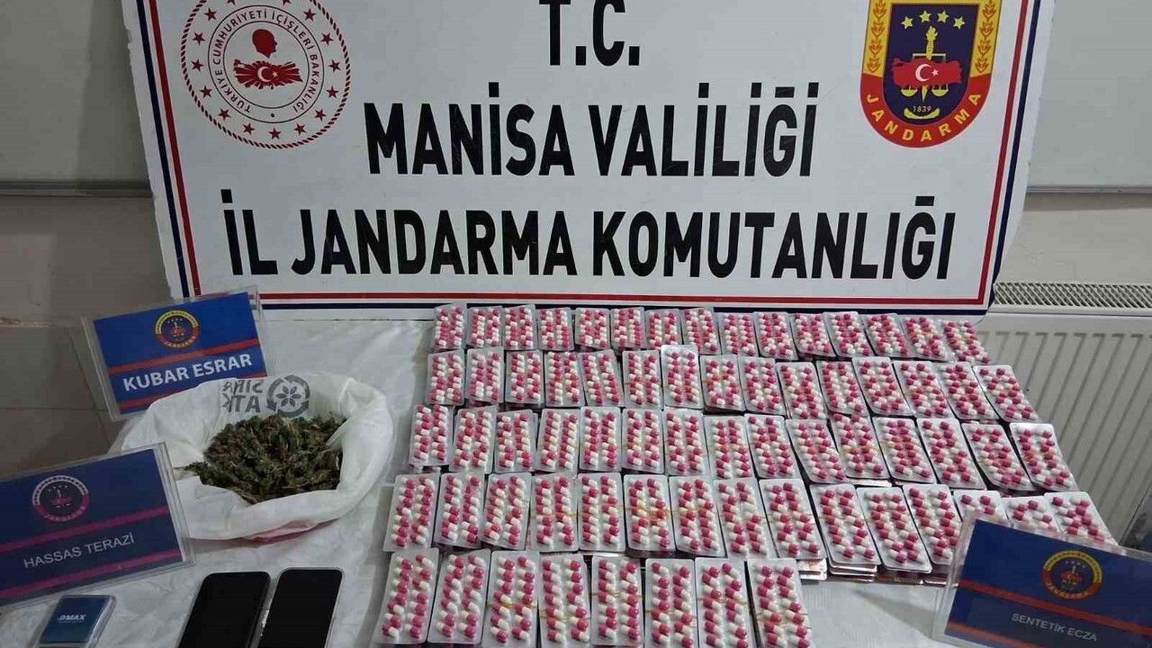 Manisa-Salihli'de jandarma operasyonu: 3 bin 248 uyuşturucu hap ve 500 gram esrar ele geçirildi