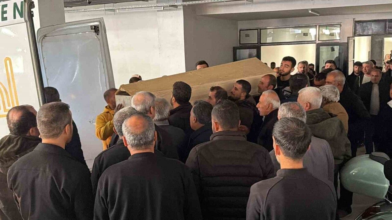 Mardin'de evde ölü bulunan aile: Anne ve kızının cenazeleri Van'a gönderildi