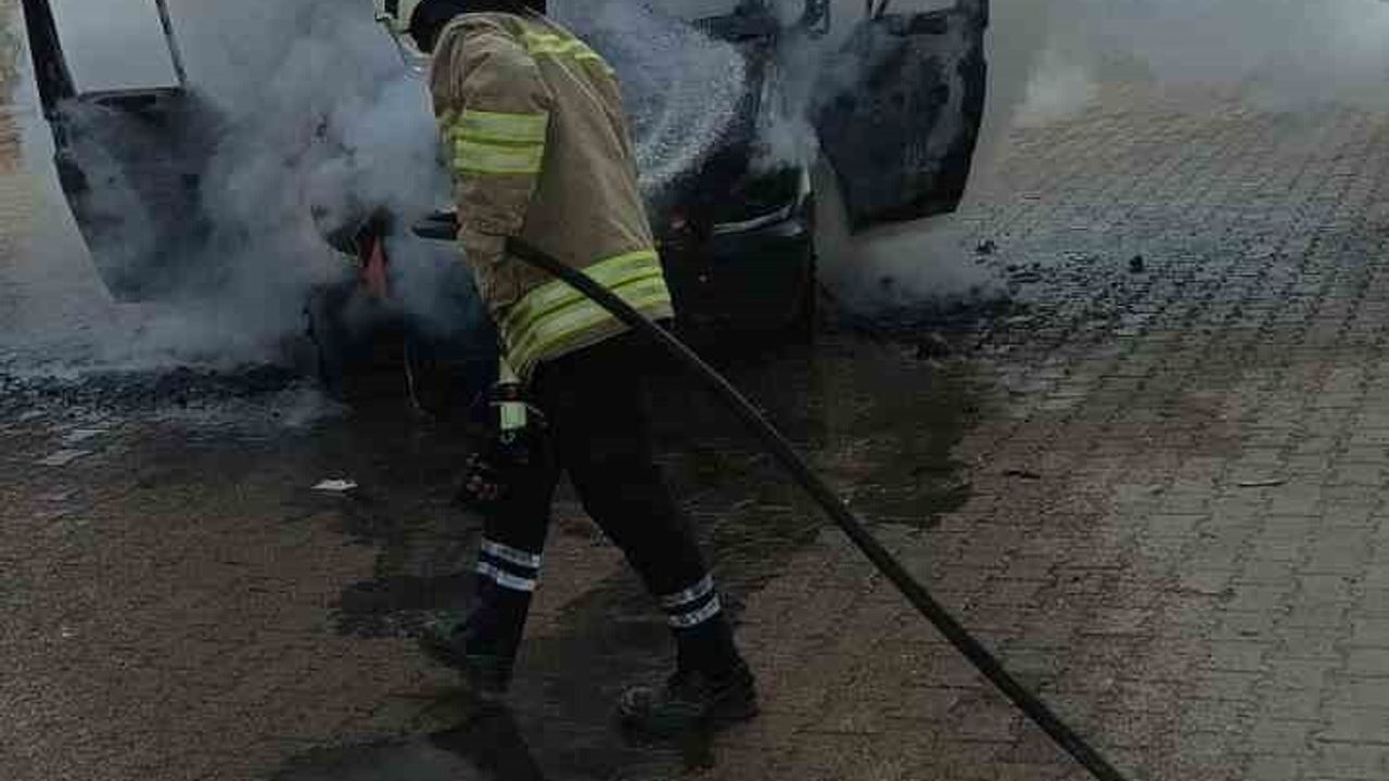 Mardin'de kamyonette çıkan yangın söndürüldü