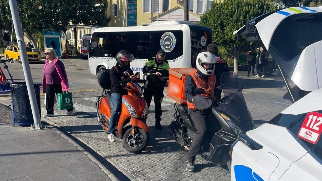 Marmaris'te motorlu kuryelere kapsamlı trafik denetimi