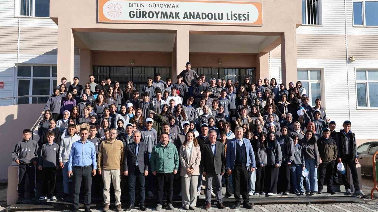 Mavide Bilim projesi Güroymak’ta lise öğrencileriyle buluştu