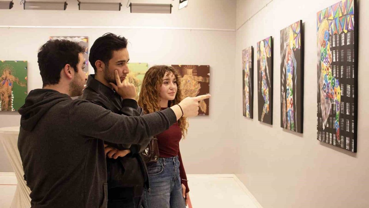 Mehmet Ali Doğan'ın 'Sınırlanmış Alanlar Şamanik Görseller' sergisi SANKO Sanat Galerisi'nde