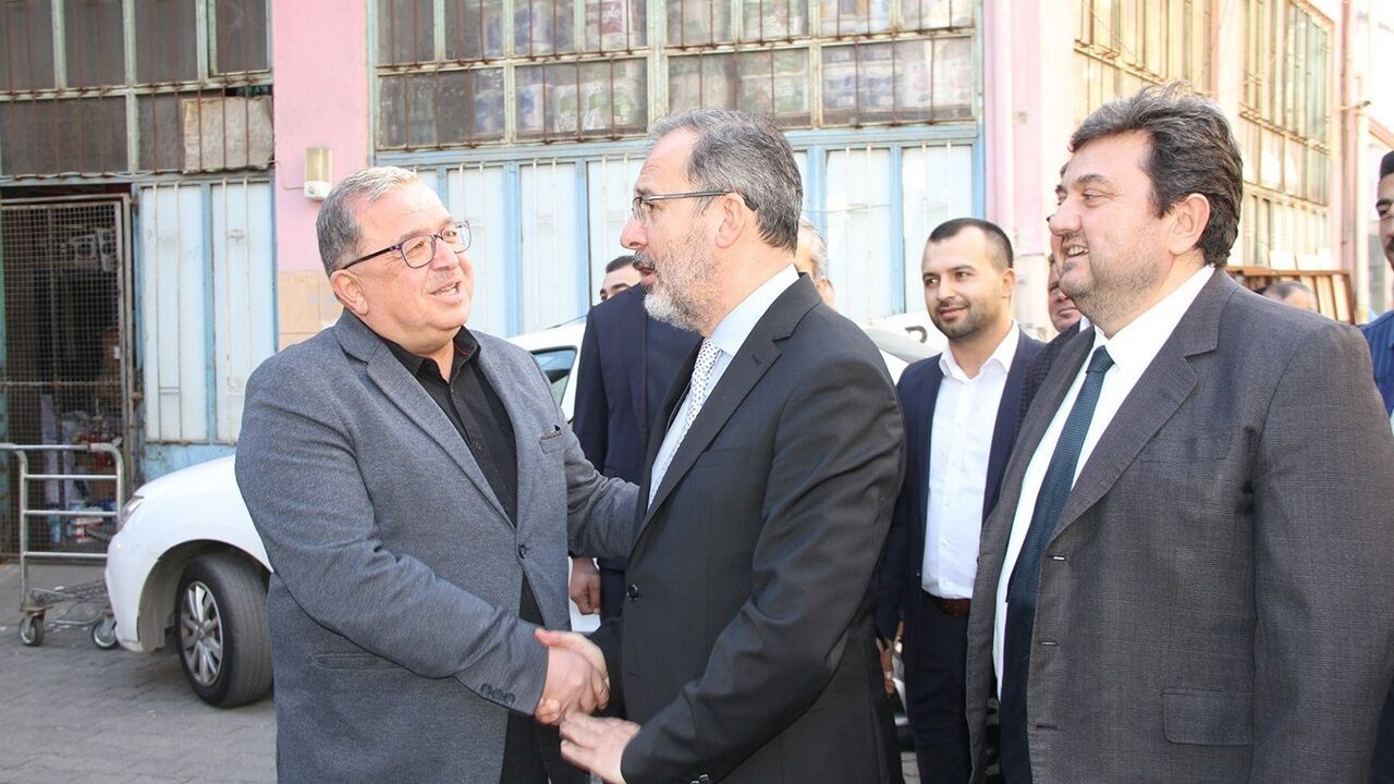 Mehmet Muharrem Kasapoğlu'nun Kula Esnaf ve Sanatkârlar Odası ziyareti