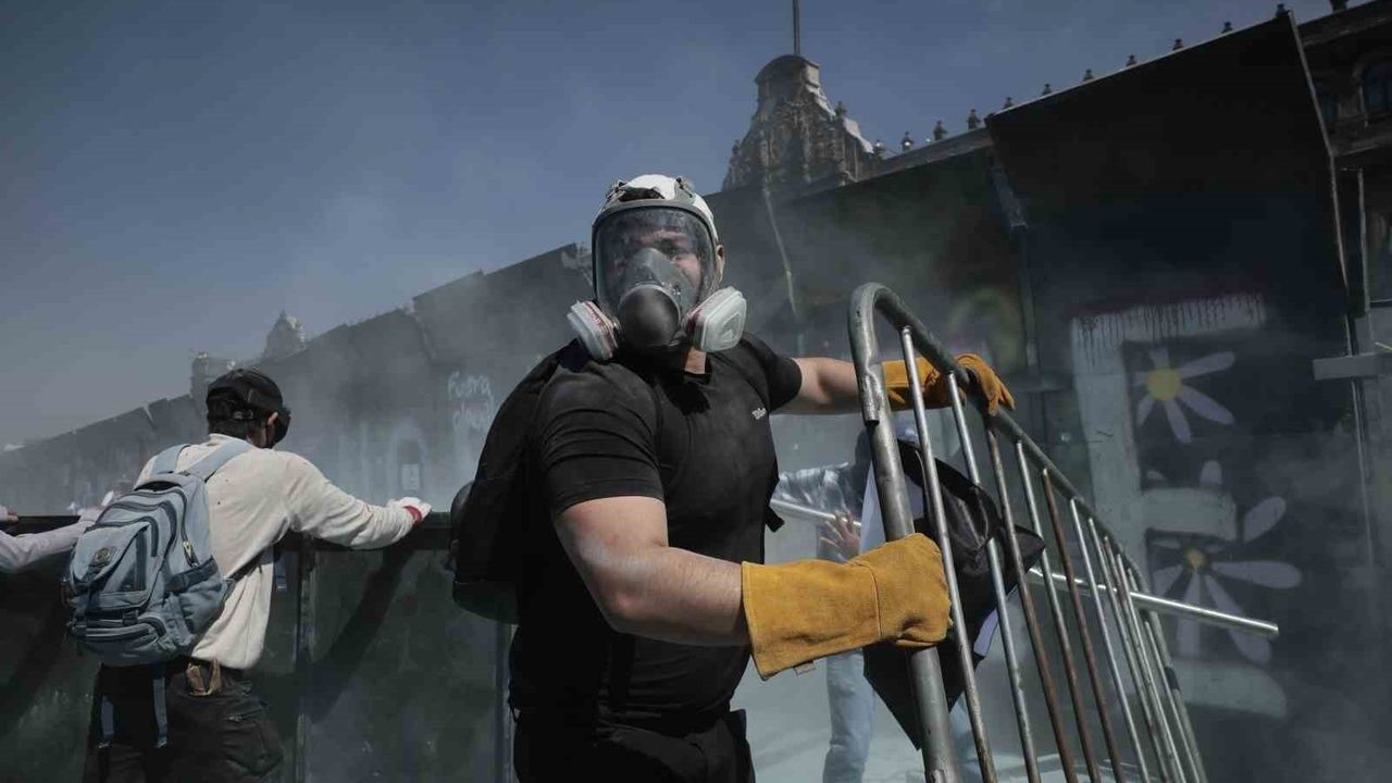 Meksika’da hükümet karşıtı gösterilerde 120 yaralı