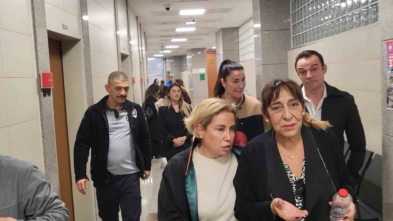 Melek Baykal ve Deniz Akkaya, Jess Molho'nun boşanma davasında tanık olarak dinlendi