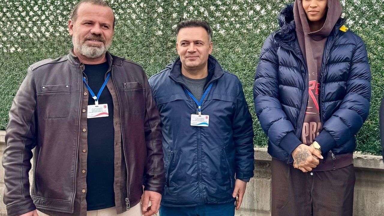 Melissa Vargas Malatya'da ehliyetini aldı