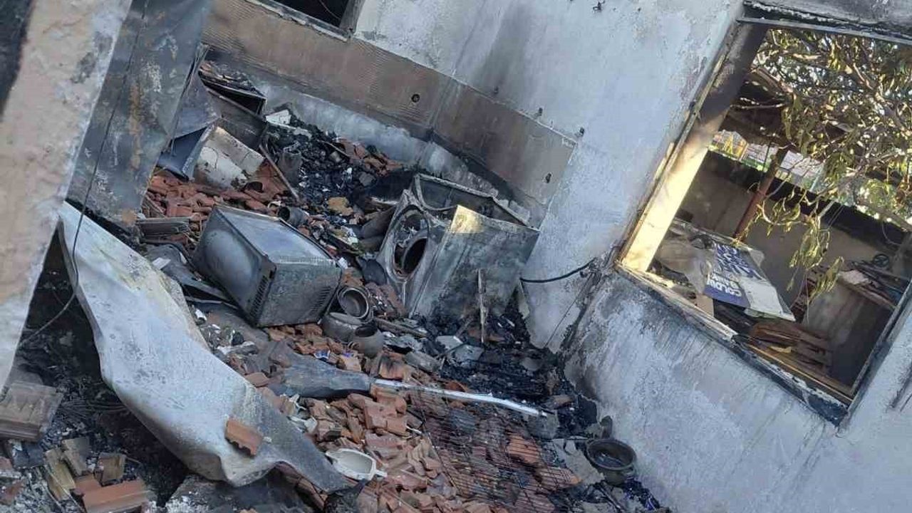 Menemen'de ev yangınında hayvansever yaşamını yitirdi