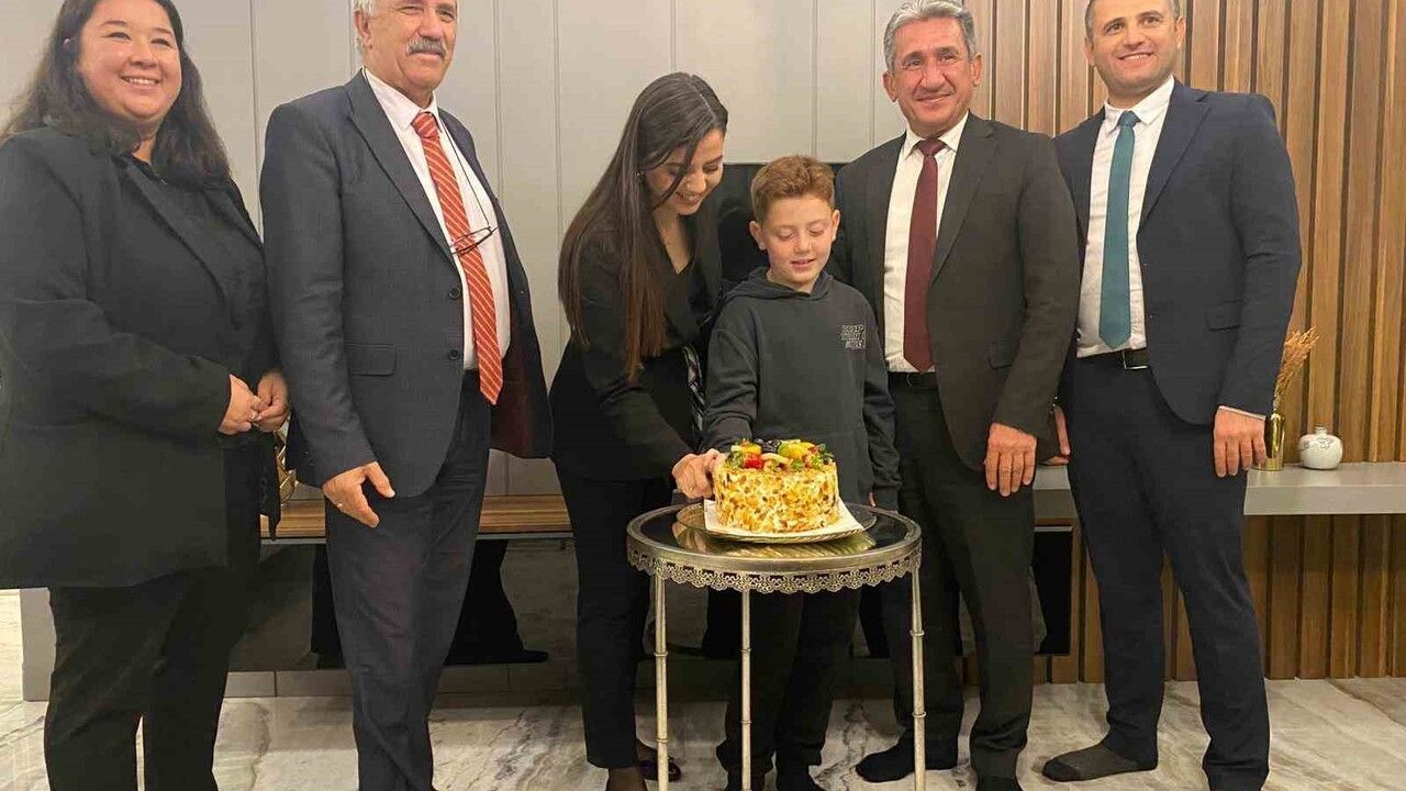 Menteşe’de Öğretmenlere Çifte Kutlama Sürprizi