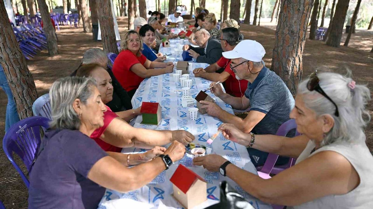 Mersin Büyükşehir Belediyesi Anamurlu emeklileri Tarsus’ta konuk etti