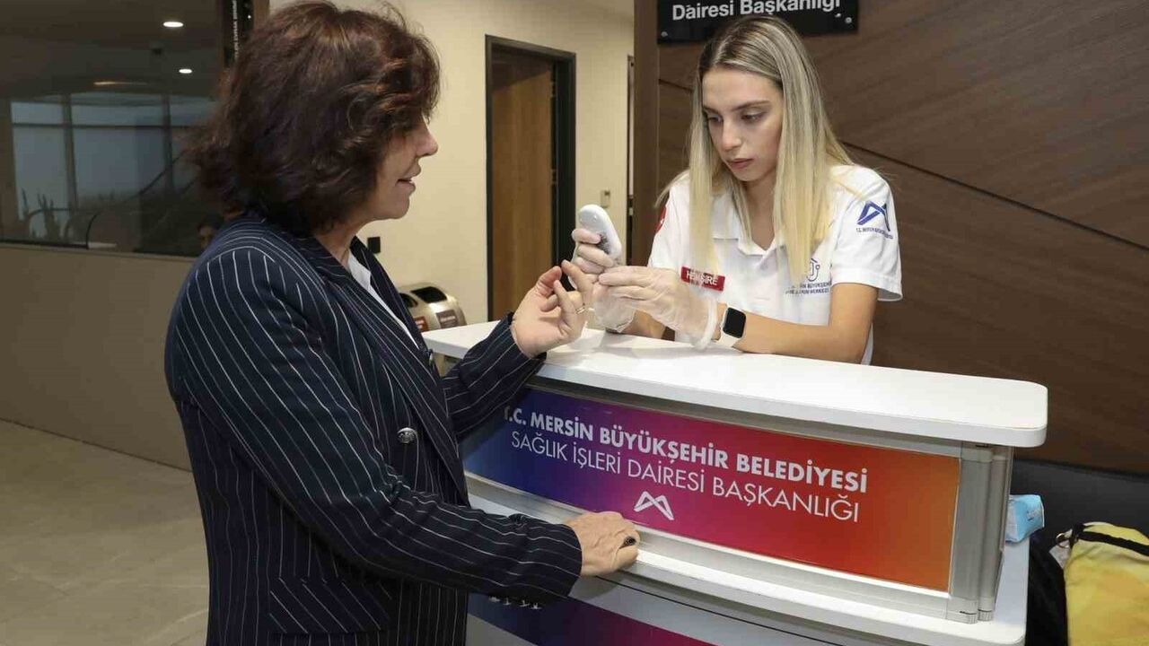 Mersin Büyükşehir Belediyesi personeline Dünya Diyabet Günü'nde şeker ölçümü
