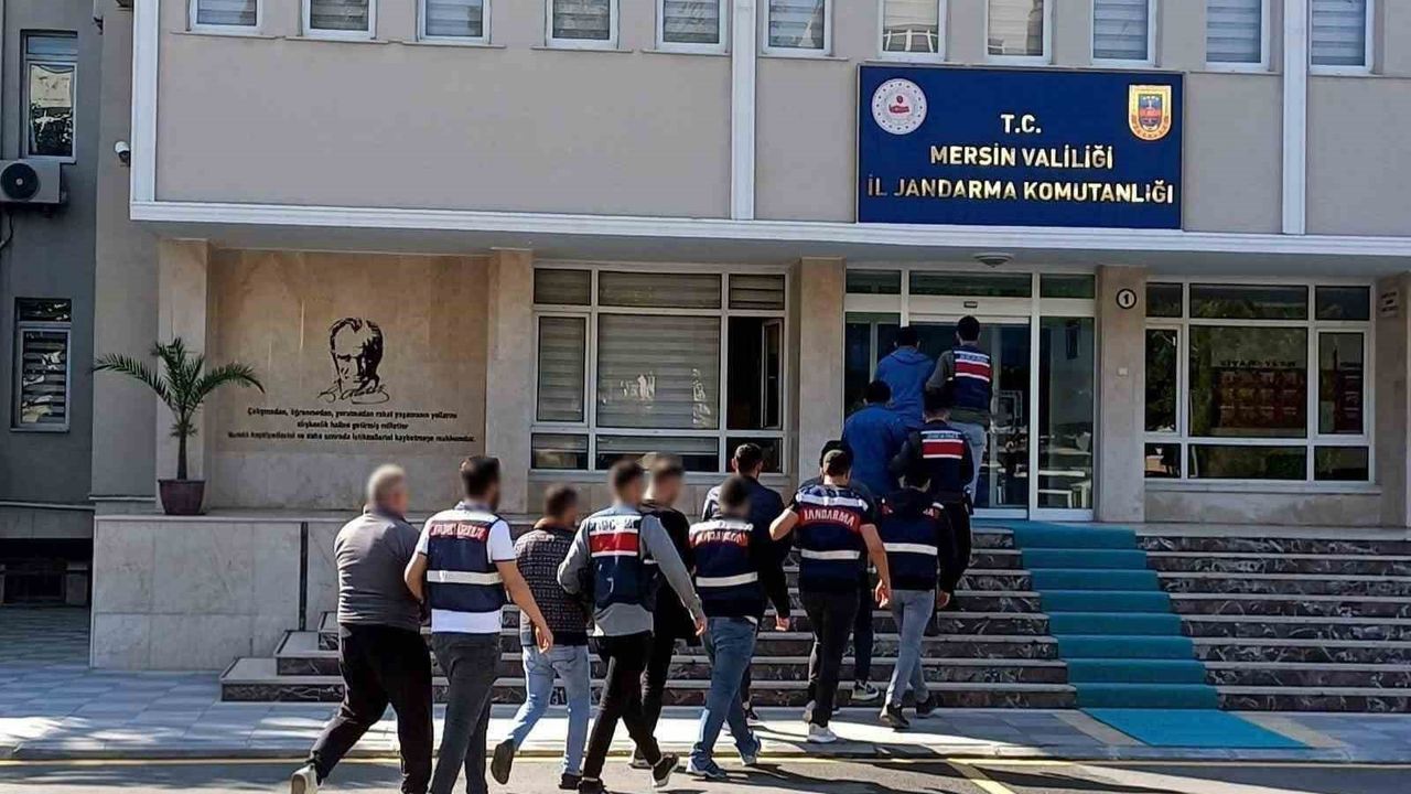 Mersin'de 26 aranan şahıs jandarma ekiplerince yakalandı