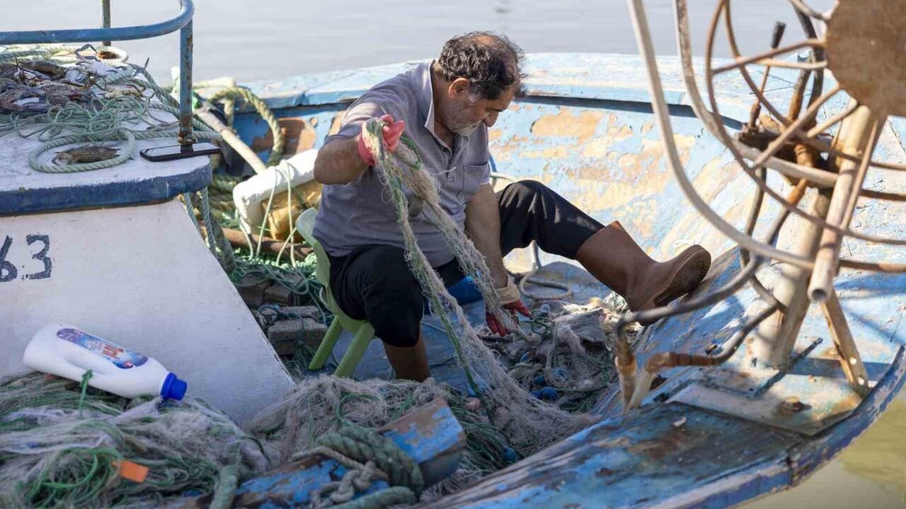 Mersin'de 'Denizleri Ağlatmayın' ile Eski Balıkçı Ağları Geri Dönüşüyor