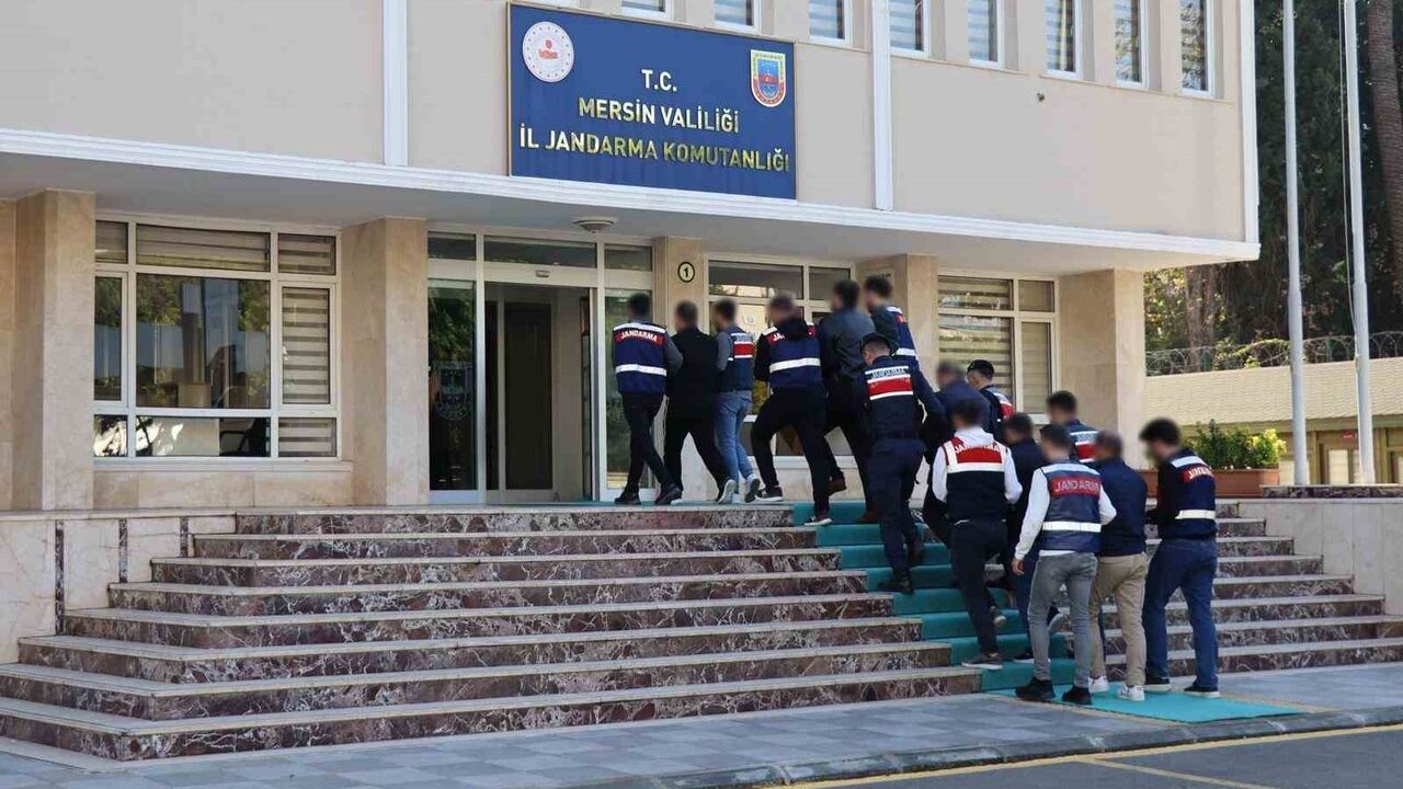 Mersin'de jandarma operasyonunda 34 şüpheli tutuklandı