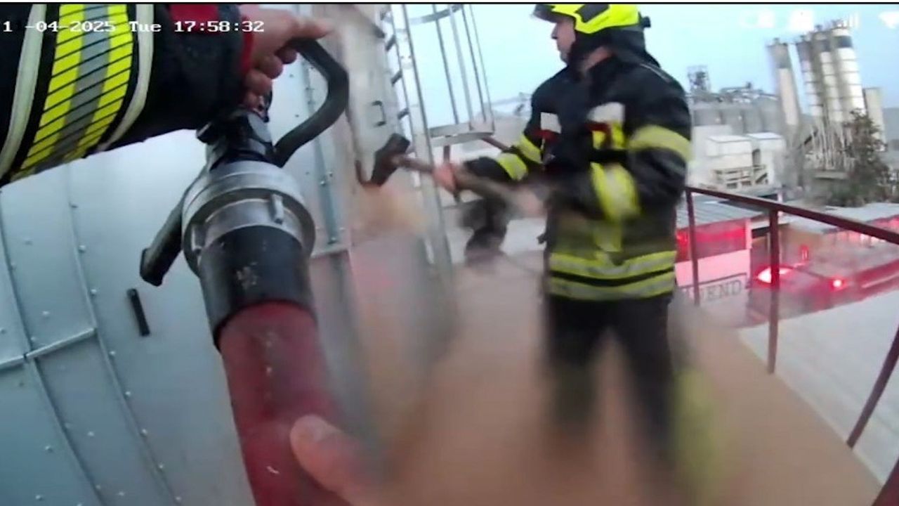 Mersin'de Talaş Silosu Yangını Kontrol Altına Alındı