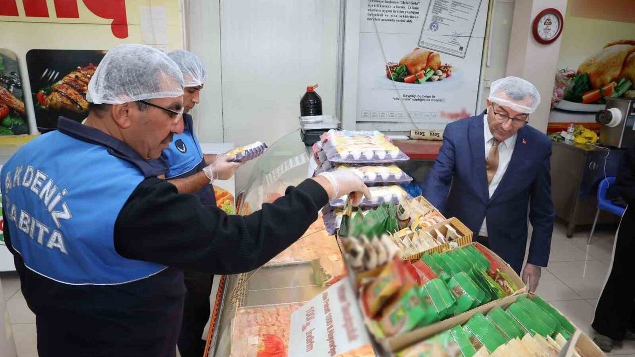 Mersin'de yemek imalatı yapan işletimlerde kapsamlı denetim