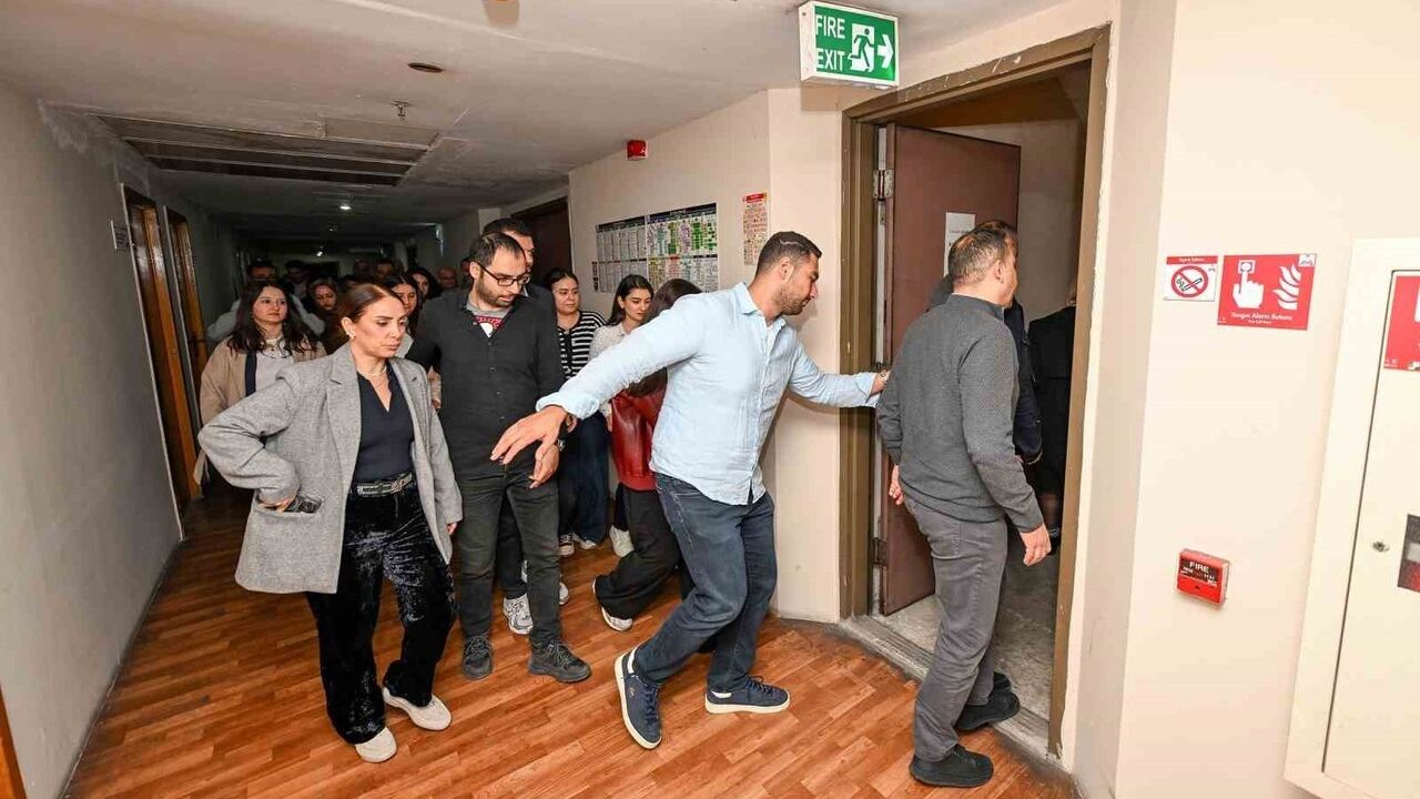 Mersin Metropol İş Merkezi'nde yangın ve kurtarma tatbikatı