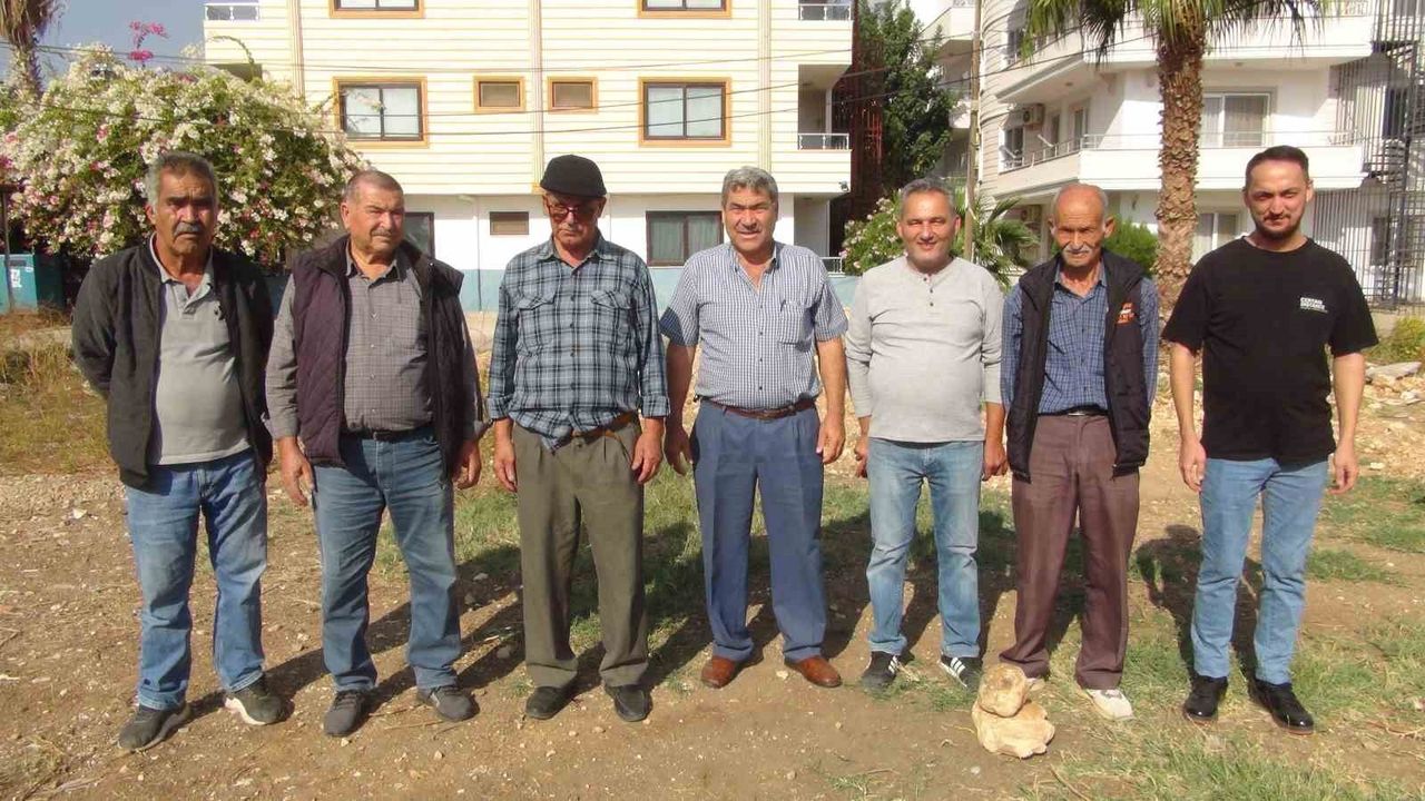 Mersin Silifke'de 'su hissi': Ali Dayıcık elektrik çarpması hissiyle yeraltı suyunu buluyor