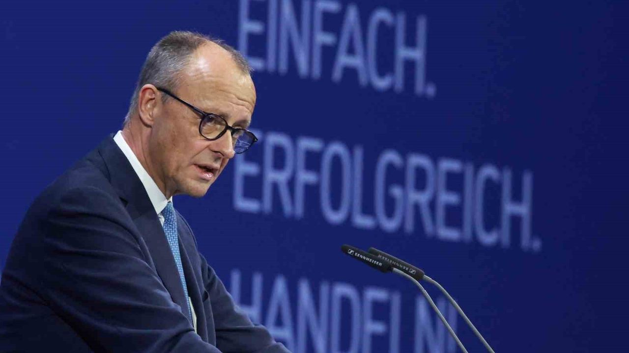 Merz: Ukraynalı gençler Almanya'ya gelmek yerine ülkede hizmet etmeli