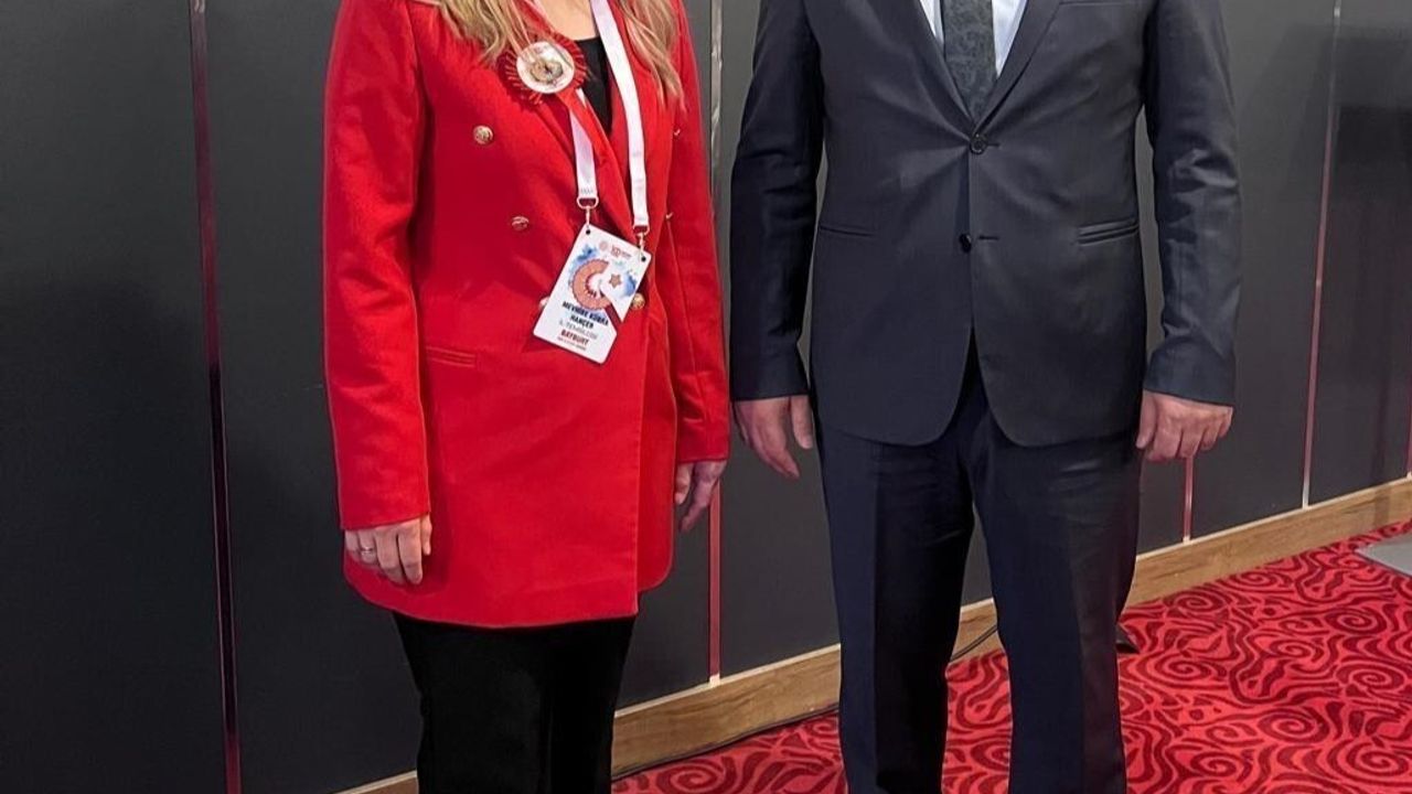 Mevhibe Kübra Hançer 'Yılın Öğretmeni' seçildi