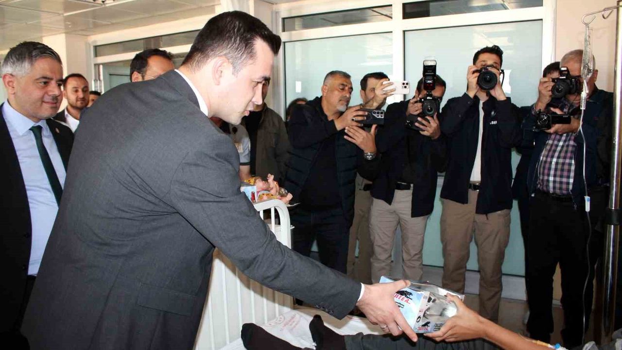 Midyat Devlet Hastanesi'nde çocuklara moral etkinliği