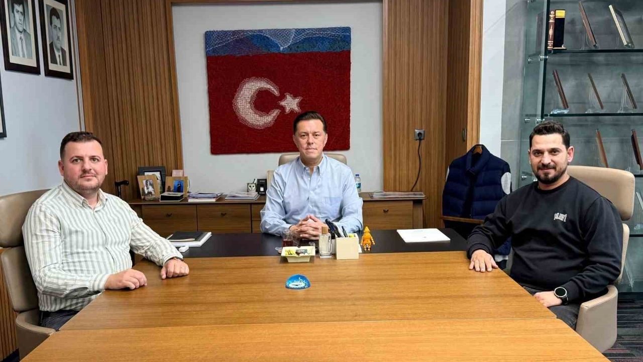 Milletvekili Hatipoğlu, görev süreleri tamamlanan ilçe başkanlarıyla buluştu