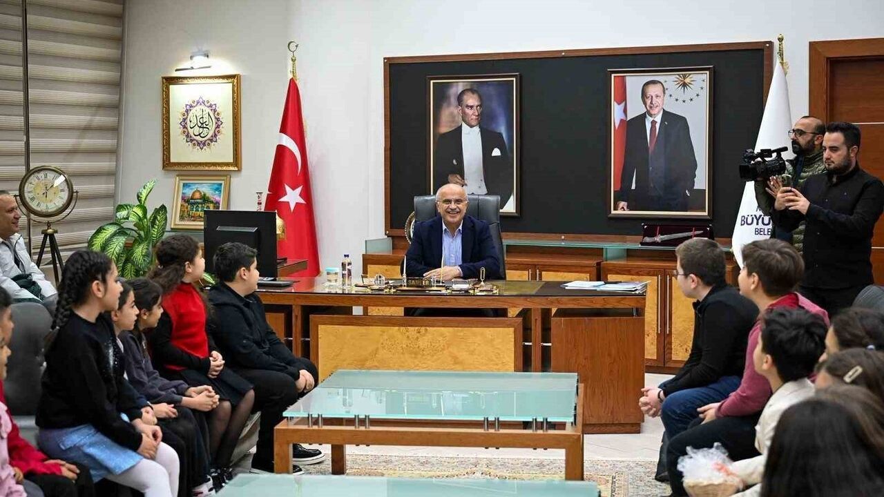 Minik Yüreklerden Başkan Sami Er’e Anlamlı Ziyaret