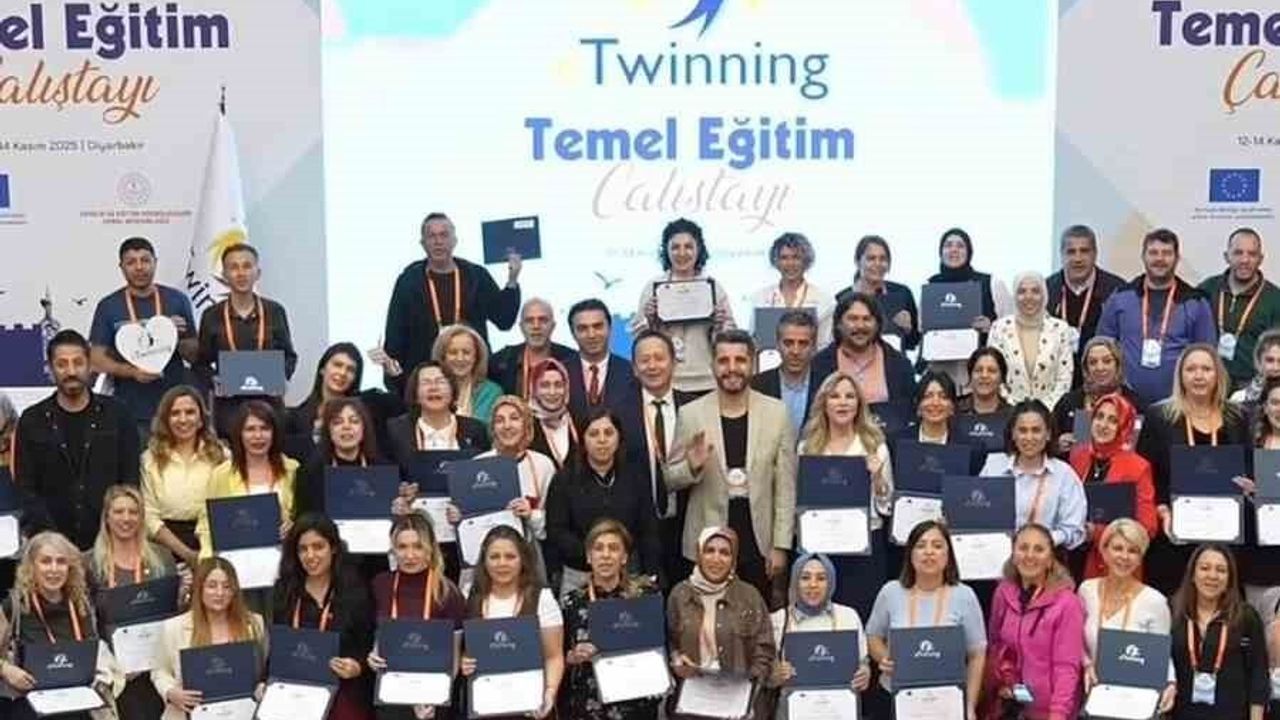 Mollabey İlk-Ortaokulu eTwinning ile ulusal ve uluslararası platformda öne çıktı