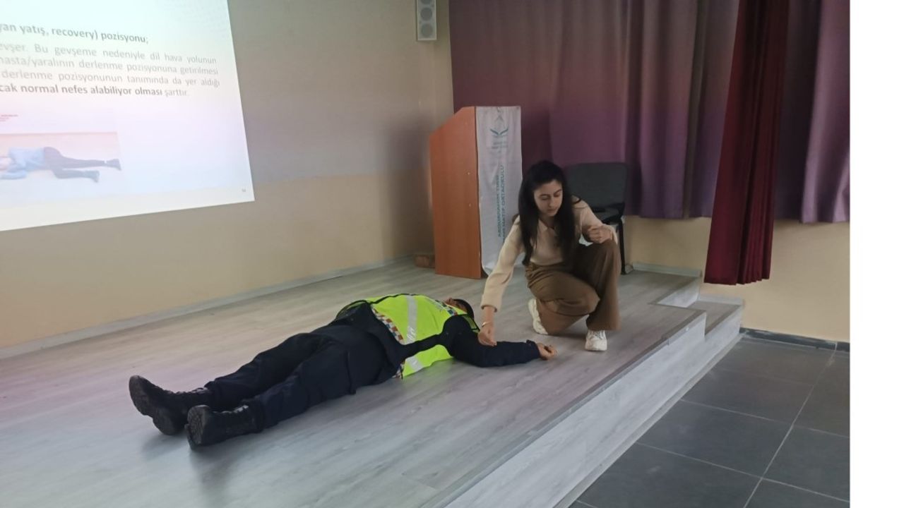 Mudurnu'da servis şoförlerine ilk yardım eğitimi