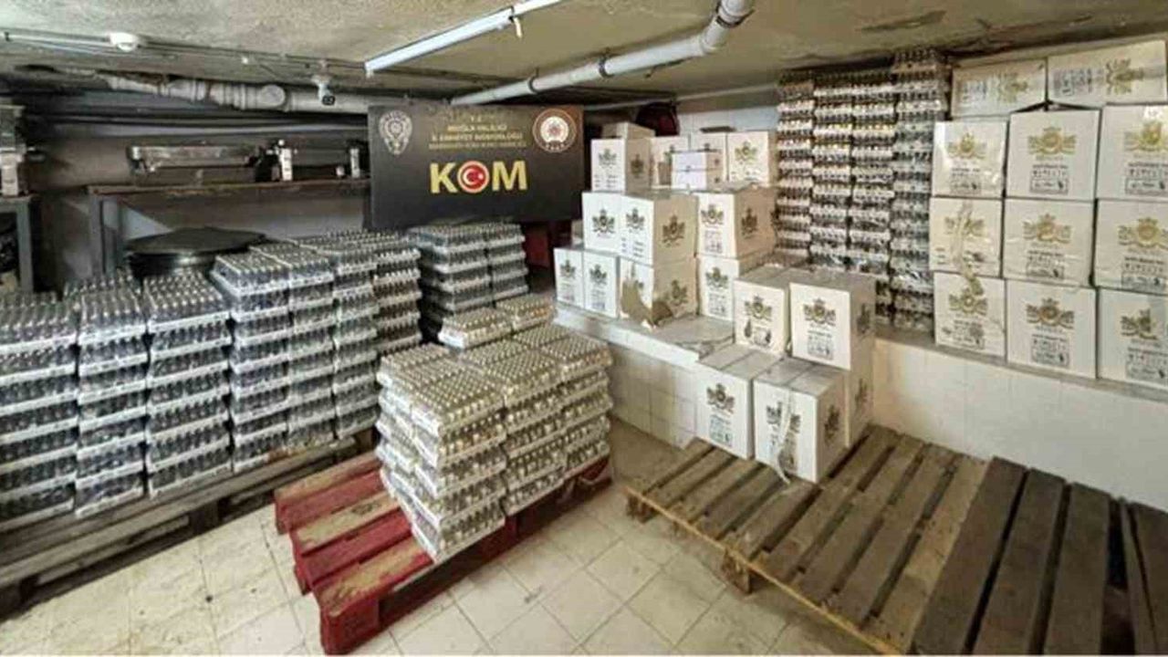 Muğla'da KOM operasyonu: 28 bin 896 şişe gümrük kaçağı alkol ele geçirildi