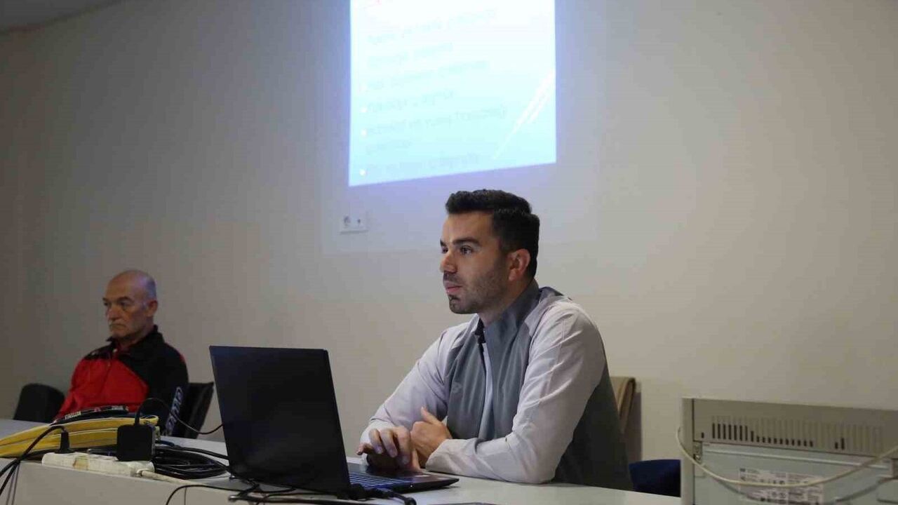 Muğla'da Masa Tenisi Antrenörleri Yetişiyor