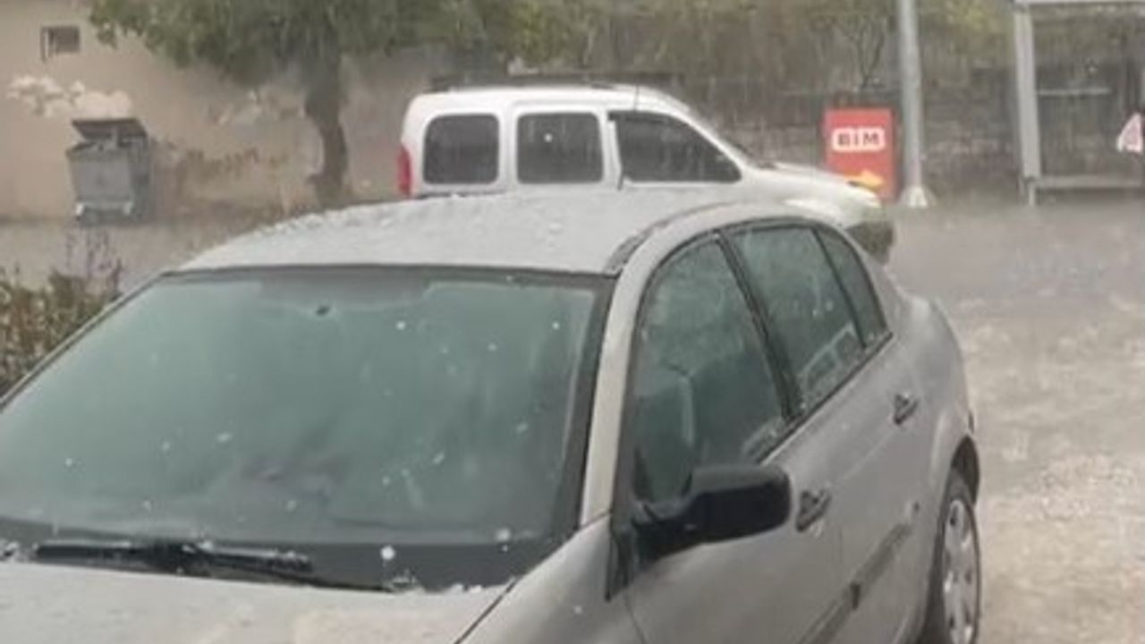 Muğla'da öğle vaktinde sağanak ve dolu hayatı olumsuz etkiledi