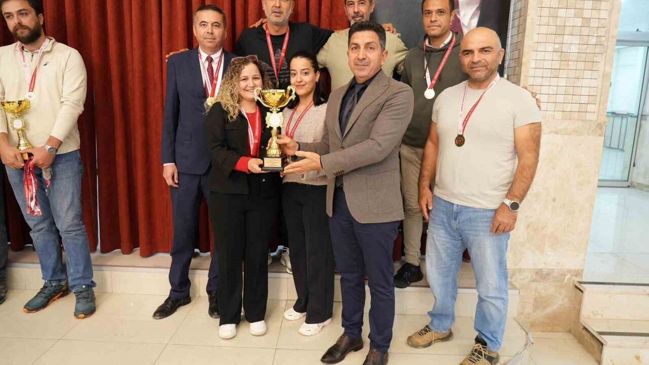 Muğla'da öğretmenler arası spor turnuvalarının ödül töreni coşkuyla yapıldı