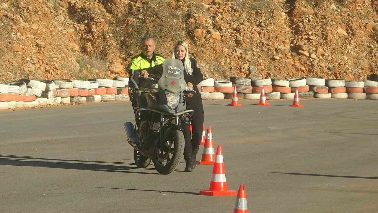 Muğla Emniyeti'ne 25 yeni "Şahin" motosikletli ekip takviyesi