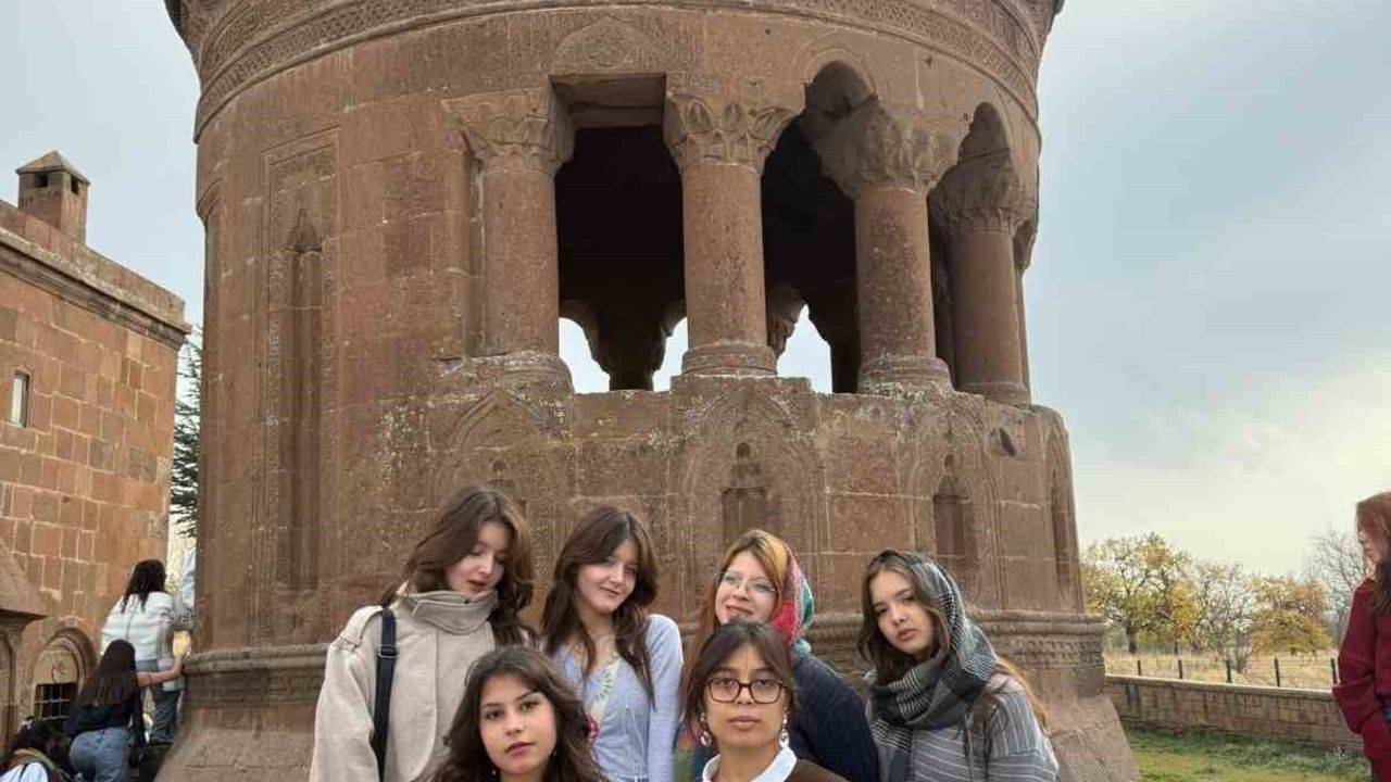 Muğlalı gençler Bitlis ve Van’da tarih ve kültür rotasında