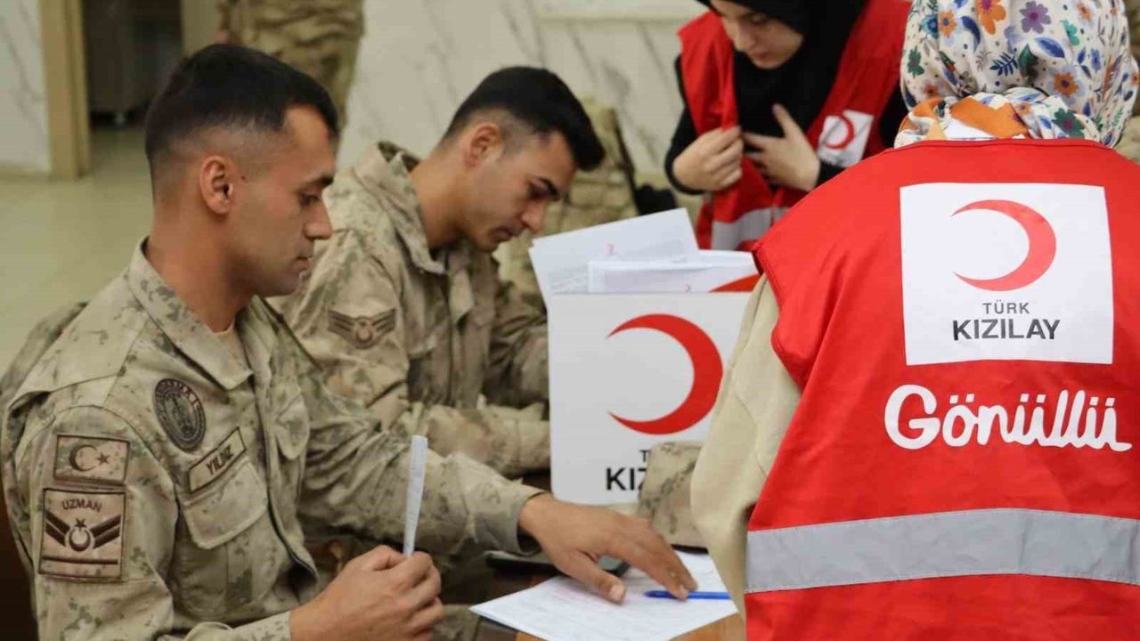 Muş İl Jandarma Komutanlığı'ndan Türk Kızılayı'na Kan Bağışı
