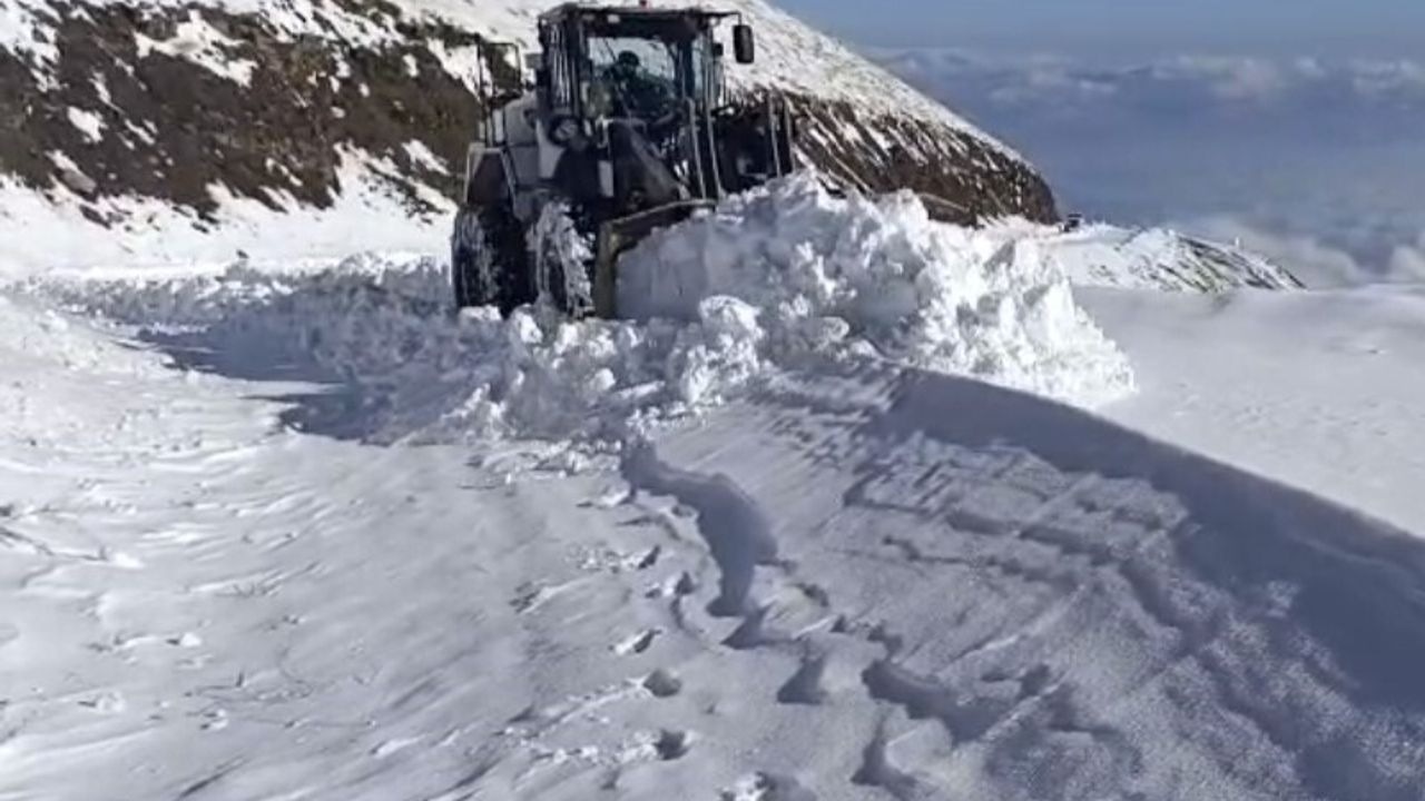 Muş'ta 31 yerleşim yerinin yolları yeniden ulaşıma açıldı