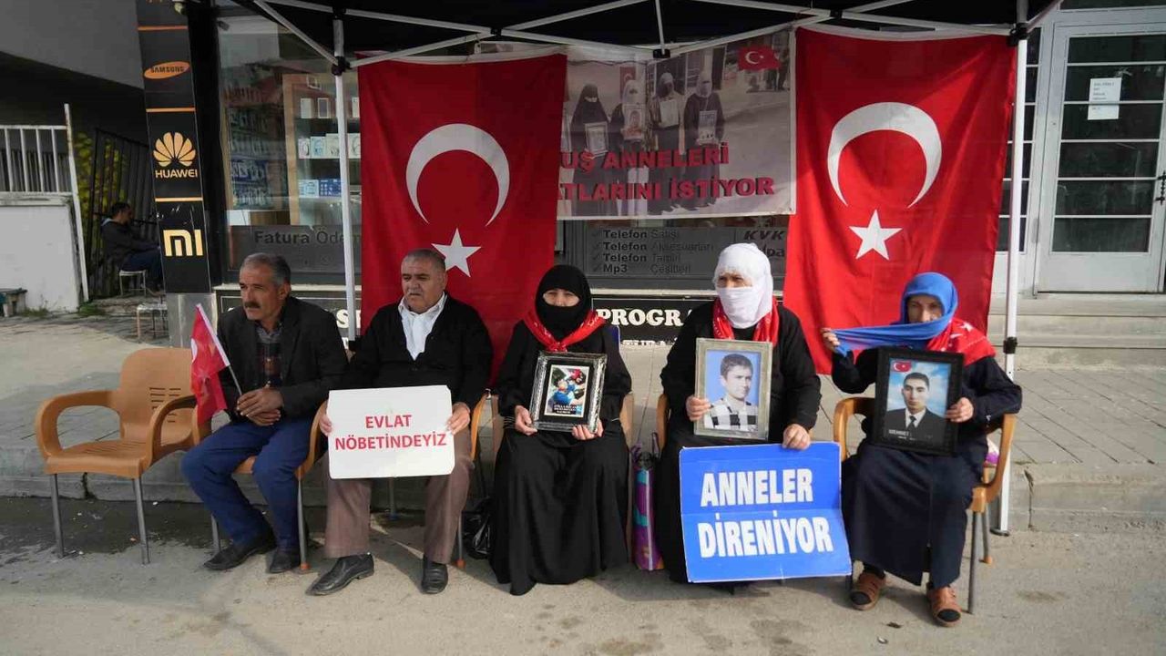 Muş'ta evlat nöbeti 221. haftasında sürüyor: Ailelerden teslim çağrısı