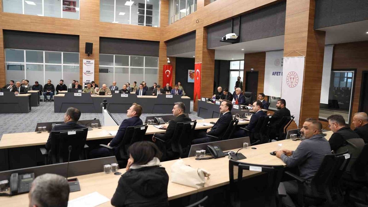 Muş'ta İRAP İzleme ve 2025-2026 Kış Tedbirleri Toplantısı