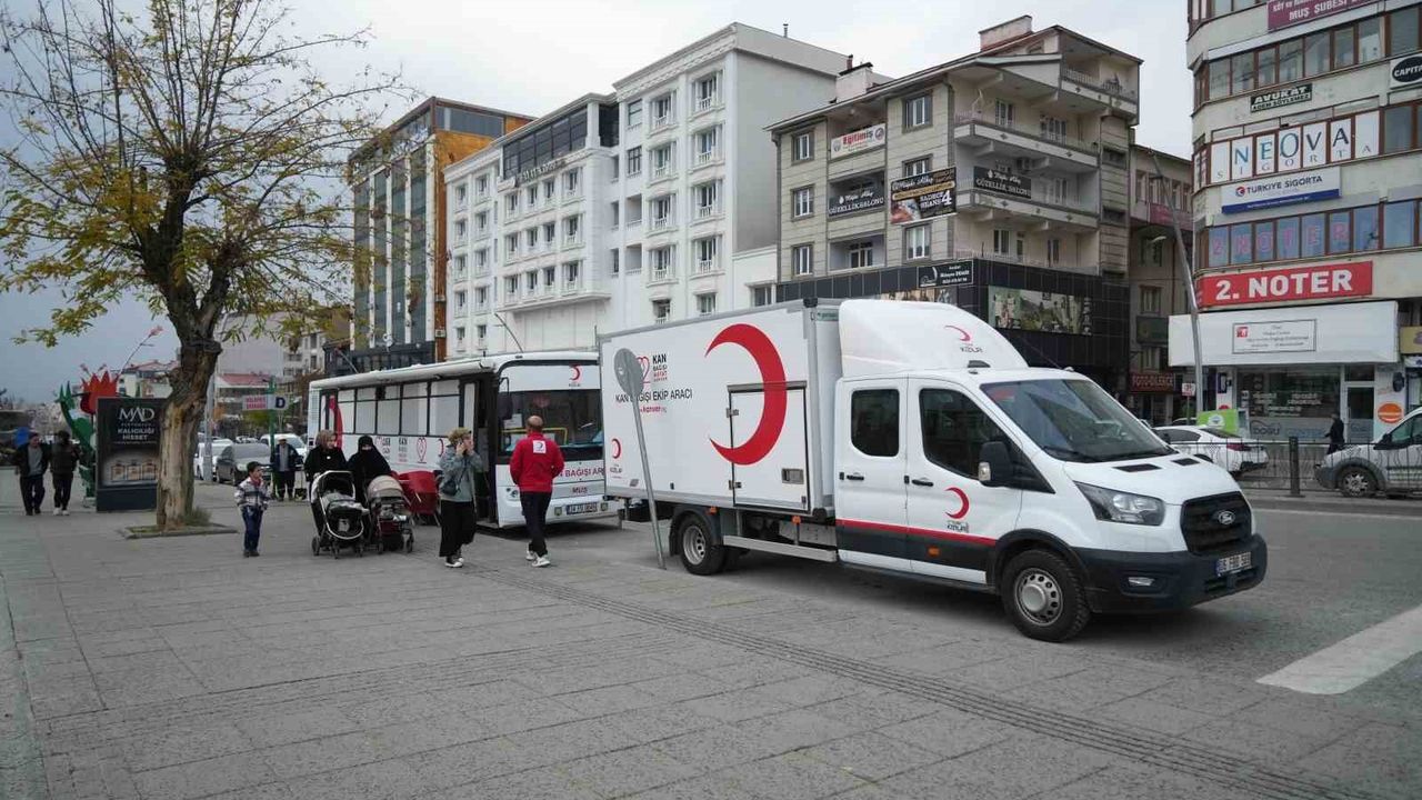 Muş’ta Kızılay’ın mobil kan bağışına ilgi yetersiz kaldı
