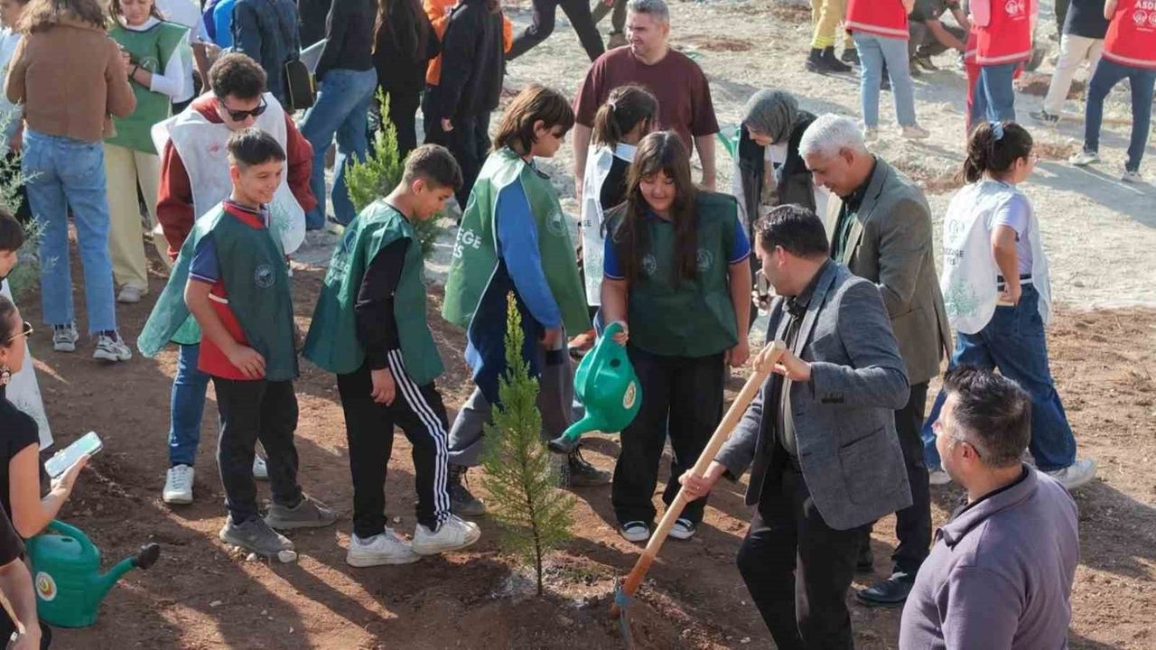 Mut'ta 500 fidan toprakla buluştu
