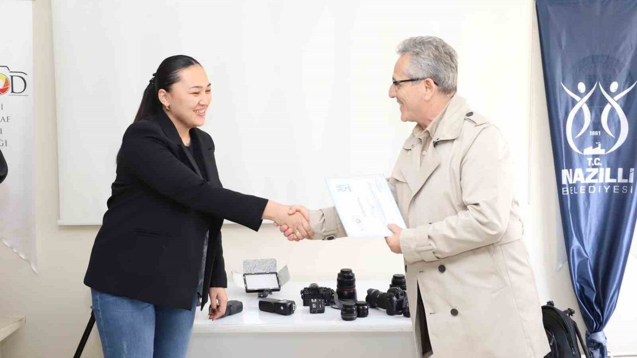 Nazilli Belediyesi'nden Kadın Girişimcilere Ürün Fotoğrafçılığı ve Sosyal Medya Eğitimi
