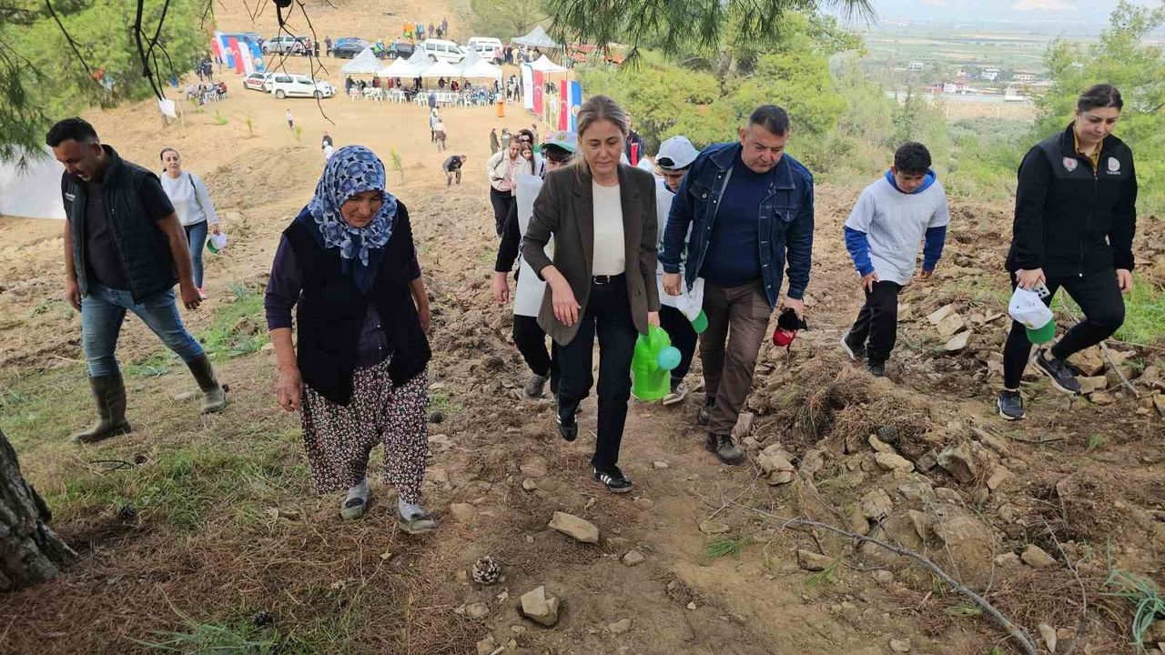 Nazilli’de 11 Kasım’da 7 Noktada 3 Bin Fidan Toprakla Buluştu