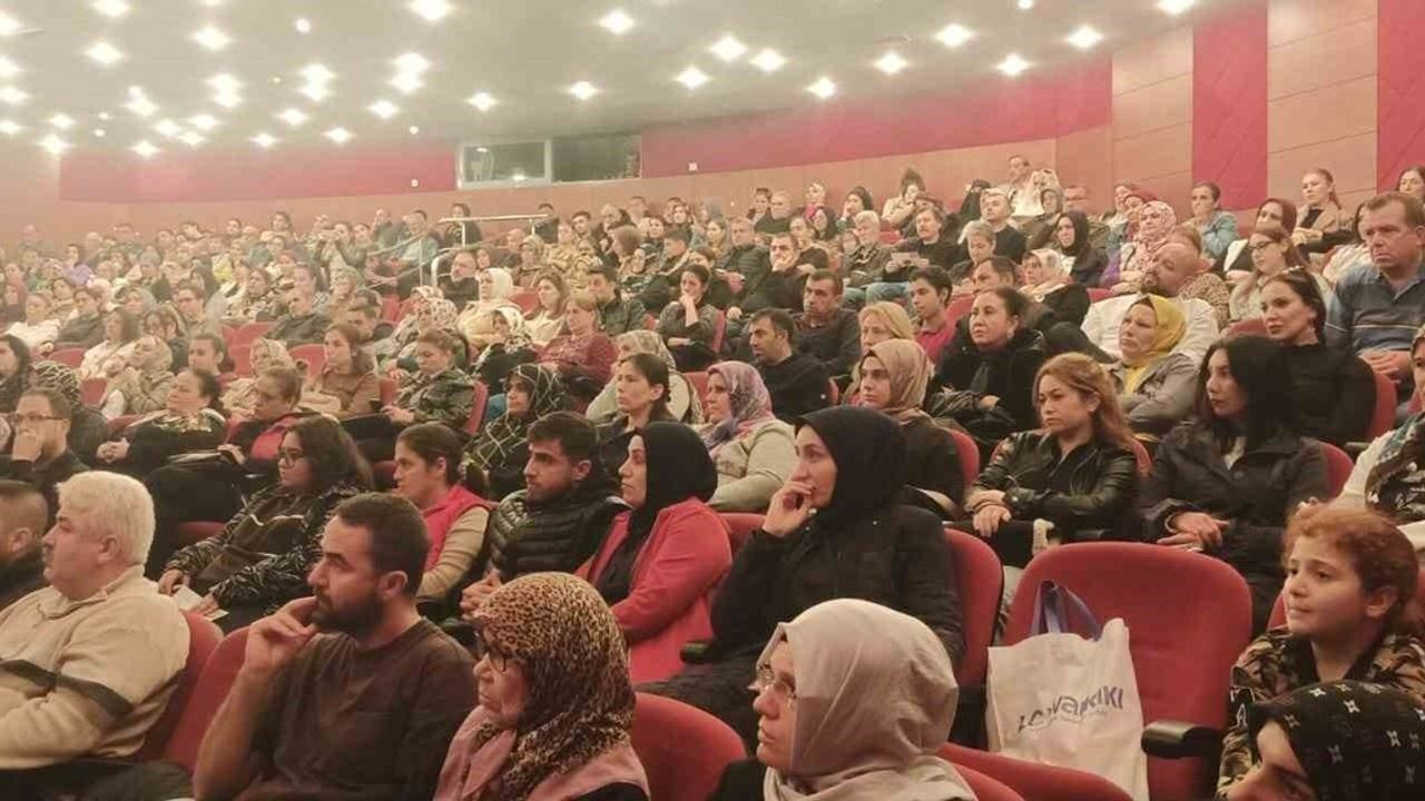 Nazilli'de Meslek Liseleri Tanıtım Programı yoğun ilgiyle gerçekleştirildi