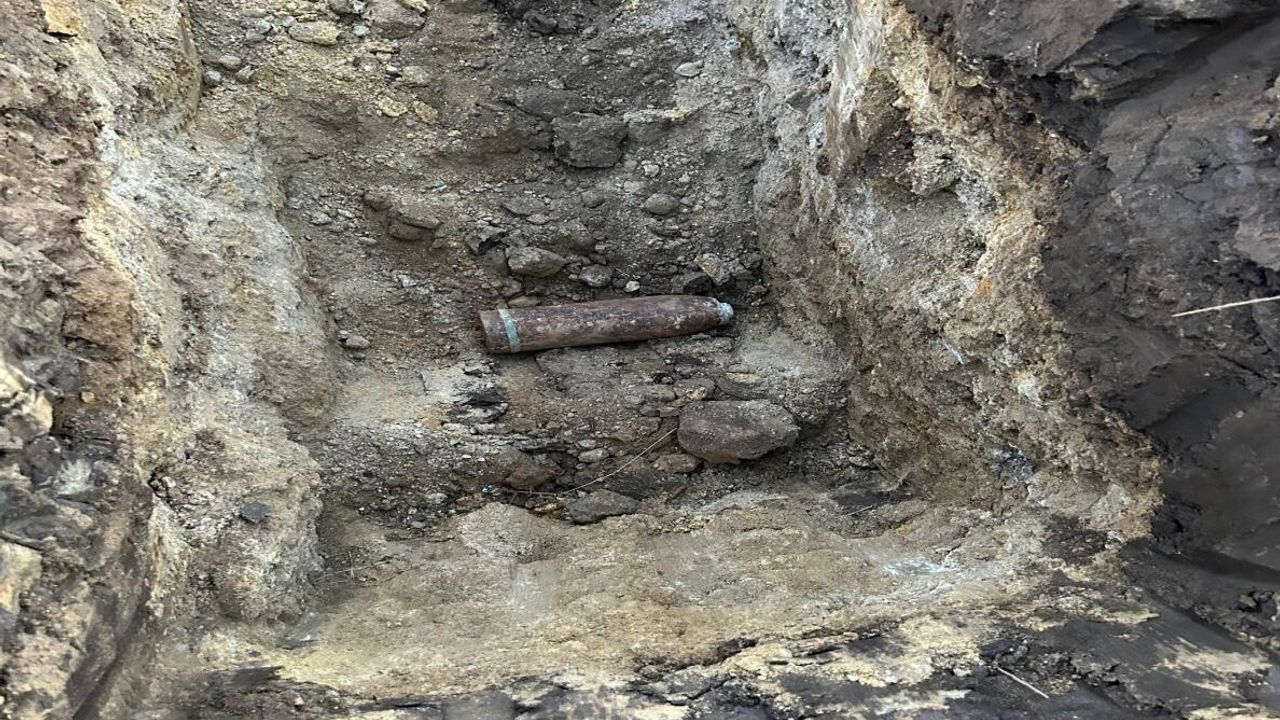 Nazilli'de Tarlada Bulunan Top Mermisi Kontrollü Şekilde İmha Edildi