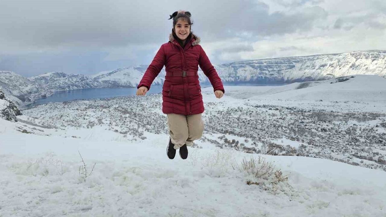Nemrut Kalderası karla beyaz örtüsüne büründü