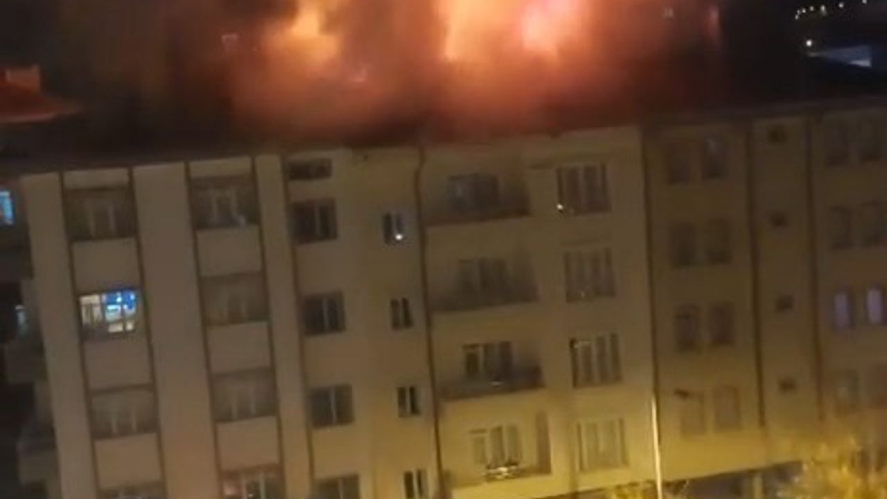 Nevşehir'de çatı yangını söndürüldü; iş yeri sahibi ile kiracı arasında kavga çıktı